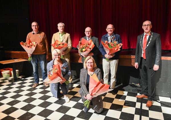 Groepsfoto koninklijke onderscheidingen Midden-Groningen 2021