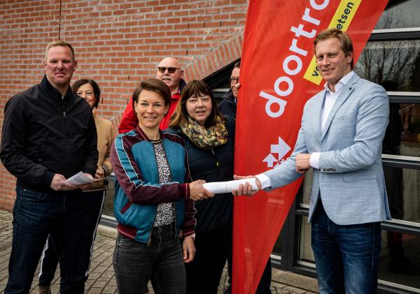 Erik Drenth krijgt promotimateriaal