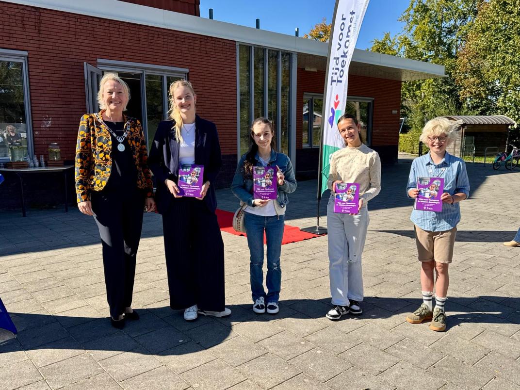 Kinderburgermeester uitreiking boek TIjd voor Toekomst