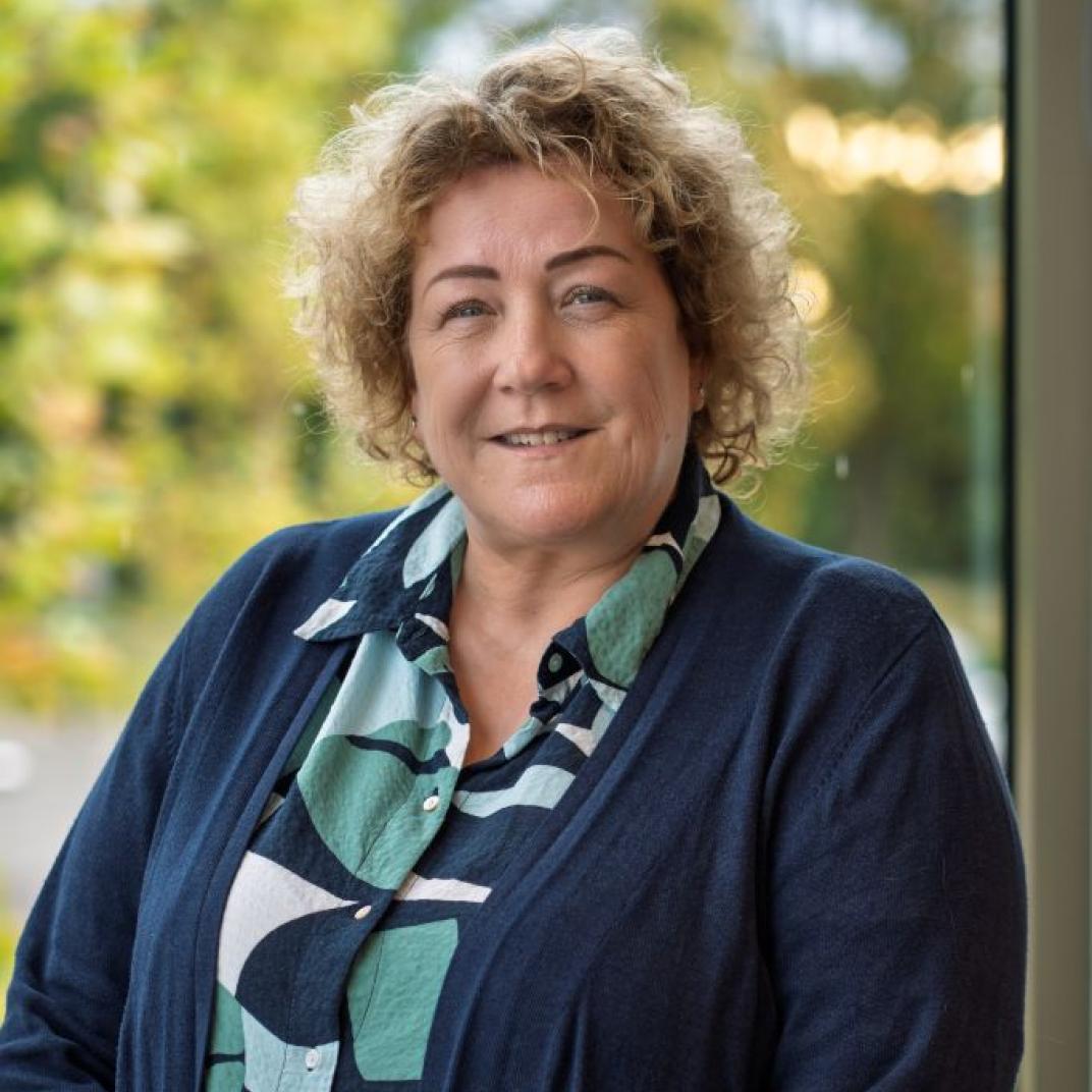 Portretfoto Annet Oomkens