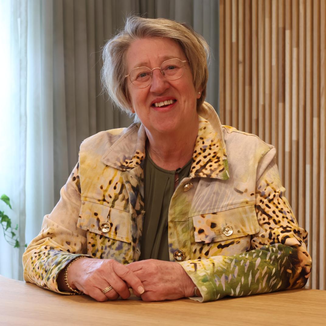 Portretfoto van trouwambtenaar Truus van Kleef.
